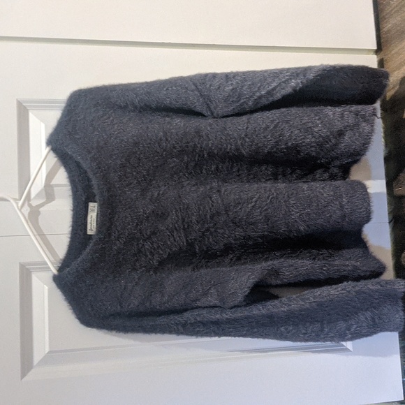Gray fuzzy crew neck sweater - Picture 1 of 4